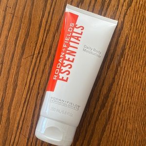 R+F Essentials Daily Body Moisturizer